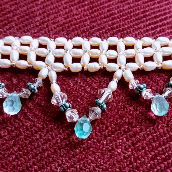 Beautiful, Exquisite & Delicate Handmade Choker w/Refined Style & Craftsmanship - Picture 4 of 9